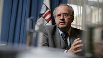 V projektu CEITEC už máme pod smlouvou sto firem s domluveným výzkumem ve výši 1,6 miliardy korun, říká historicky 52. rektor VUT v Brně, profesor Karel Rais. V projektu CEITEC už máme pod smlouvou sto firem s domluveným výzkumem ve výši 1,6 miliardy korun, říká historicky 52. rektor VUT v Brně, profesor Karel Rais.