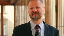Václav Hampl, rektor Univerzity Karlovy a nový předseda České konference rektorů, má za úkol provést vysoké školy obdobím reforem. Jak se mu bude dařit? Václav Hampl, rektor Univerzity Karlovy a nový předseda České konference rektorů, má za úkol provést vysoké školy obdobím reforem. Jak se mu bude dařit?