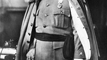 Francisco Franco Bahamonde (1892–1975), který vládl ve Španělsku v letech 1936 až 1975 a byl jedním z hlavních aktérů kruté občanské války v období 1936 až 1939, nepřestává v této zemi vzbuzovat protichůdné emoce. Francisco Franco Bahamonde (1892–1975), který vládl ve Španělsku v letech 1936 až 1975 a byl jedním z hlavních aktérů kruté občanské války v období 1936 až 1939, nepřestává v této zemi vzbuzovat protichůdné emoce.