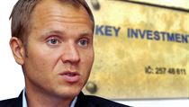 Tým starosty Prahy 10 Milana Richtera uspořádal dva tendry na správu a ocenění cenných papírů po Key Investments, ale bez výsledku. Tým starosty Prahy 10 Milana Richtera uspořádal dva tendry na správu a ocenění cenných papírů po Key Investments, ale bez výsledku.