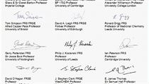 Podpisy k listu premiérovi připojilo i šest nositelů Nobelovy ceny. Nechybí Sir Harry Kroto, Sir Peter Mansfield and Sir John Sulston. Podpisy k listu premiérovi připojilo i šest nositelů Nobelovy ceny. Nechybí Sir Harry Kroto, Sir Peter Mansfield and Sir John Sulston.