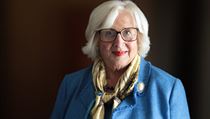 Do Prahy jezdí za prací zkušená právnička Suzanne Wolfeová Martinová už 35 let. Do Prahy jezdí za prací zkušená právnička Suzanne Wolfeová Martinová už 35 let.