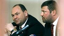 Jiří Hodač (vlevo) pracoval v letech 2006 až 2009 jako první náměstek na ministerstvu dopravy, kterému tehdy šéfoval Aleš Řebíček. Jiří Hodač (vlevo) pracoval v letech 2006 až 2009 jako první náměstek na ministerstvu dopravy, kterému tehdy šéfoval Aleš Řebíček.