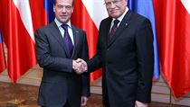 Ruský prezident Dmitrij Medveděv naposledy navštívil Česko loni v dubnu, aby s americkým protějškem Barackem Obamou podepsal odzbrojovací dohodu. Ceremonie se odehrála na Pražském hradě. Ruský prezident Dmitrij Medveděv naposledy navštívil Česko loni v dubnu, aby s americkým protějškem Barackem Obamou podepsal odzbrojovací dohodu. Ceremonie se odehrála na Pražském hradě.