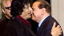 Líbačka Kaddáfí-Berlusconi se konala v Římě i 16. listopadu 2009. Líbačka Kaddáfí-Berlusconi se konala v Římě i 16. listopadu 2009.