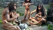 I jávský Homo erectus ze Sangiranu používal opracované nástroje před více než 900 tisíci lety, jak ukazuje dioráma z Národního muzea v Jakartě. I jávský Homo erectus ze Sangiranu používal opracované nástroje před více než 900 tisíci lety, jak ukazuje dioráma z Národního muzea v Jakartě.