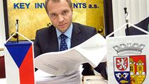 Radnice Prahy 10 v čele se starostou Milanem Richterem (ODS) má problém s dědictvím od Key Investments. Radnice Prahy 10 v čele se starostou Milanem Richterem (ODS) má problém s dědictvím od Key Investments.