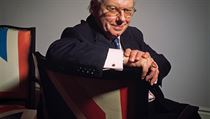 Profesor historie David Starkey se stal po Franku Ellisovi druhým anglickým akademikem veřejně obviněným z rasismu. Profesor historie David Starkey se stal po Franku Ellisovi druhým anglickým akademikem veřejně obviněným z rasismu.