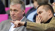 Ex-PM Mirek Topolánek (left) and his friend and advisor Marek Dalík, accused of soliciting an €18 mln bribe from US-owned Austrian arms maker Steyr, at a February 2008 tennis match Ex-PM Mirek Topolánek (left) and his friend and advisor Marek Dalík, accused of soliciting an €18 mln bribe from US-owned Austrian arms maker Steyr, at a February 2008 tennis match