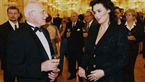 Pokud by se vrátila ekonomická recese, vzrostlo sociální napětí a prezident Václav Klaus se ztotožnil se Suverenitou Jany Bobošíkové, tato strana by v příštích volbách 15 procent hlasů a snad i víc mohla získat. Pokud by se vrátila ekonomická recese, vzrostlo sociální napětí a prezident Václav Klaus se ztotožnil se Suverenitou Jany Bobošíkové, tato strana by v příštích volbách 15 procent hlasů a snad i víc mohla získat.