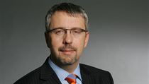 Vladimír Schmalz bude následovat svého někdejšího šéfa Martina Romana a opustí vedení elektrárenské společnosti ČEZ. Vladimír Schmalz bude následovat svého někdejšího šéfa Martina Romana a opustí vedení elektrárenské společnosti ČEZ.