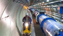 Největší pýchou ženevského CERN je urychlovač Large Hadron Collider (LHC). Největší pýchou ženevského CERN je urychlovač Large Hadron Collider (LHC).