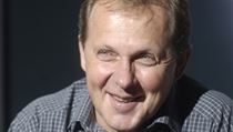 Bývalý generální ředitel TV Nova Petr Dvořák se stal na šest let šéfem České televize. Bývalý generální ředitel TV Nova Petr Dvořák se stal na šest let šéfem České televize.
