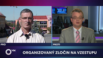Jeden z účinných nástrojů v boji proti korupci je podle Karla Randáka (vlevo) centrální registr účtů. Poslanec za ODS Marek Benda (vpravo) má za to, že v oblasti boje proti korupci policie všechny potřebné nástroje už „samozřejmě“ má. Jeden z účinných nástrojů v boji proti korupci je podle Karla Randáka (vlevo) centrální registr účtů. Poslanec za ODS Marek Benda (vpravo) má za to, že v oblasti boje proti korupci policie všechny potřebné nástroje už „samozřejmě“ má.