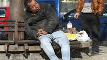 The new strategy seeks to deal with the causes of homelessness and focuses on reinsertion in society The new strategy seeks to deal with the causes of homelessness and focuses on reinsertion in society