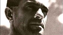 Francouzský spisovatel polského původu Jean Malaquais (1908–1998) pocházel z emancipované, nepraktikující a kultivované židovské rodiny, která se celá stala obětí holocaustu. Francouzský spisovatel polského původu Jean Malaquais (1908–1998) pocházel z emancipované, nepraktikující a kultivované židovské rodiny, která se celá stala obětí holocaustu.