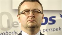 Bývalý ministr životního prostředí, místopředseda ODS a poslanec Pavel Drobil v projevu na sobotním kongresu ODS konečně přesvědčil, co je nejlepším prostředkem boje proti korupci – obsadit na ministerstvech vedoucí posty až po ředitele odborů straníky. Bývalý ministr životního prostředí, místopředseda ODS a poslanec Pavel Drobil v projevu na sobotním kongresu ODS konečně přesvědčil, co je nejlepším prostředkem boje proti korupci – obsadit na ministerstvech vedoucí posty až po ředitele odborů straníky.