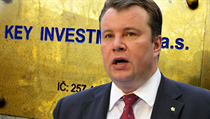 Ministr průmyslu a obchodu Martin Kocourek má velký problém. Ministr průmyslu a obchodu Martin Kocourek má velký problém.