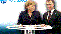V úterý 8. listopadu těsně před polednem otočili v severoněmeckém Lubminu symbolicky obřím kohoutkem první větve plynovodu Nord Stream německá kancléřka Angela Merkelová a ruský prezident Dmitrij Medvěděv. V úterý 8. listopadu těsně před polednem otočili v severoněmeckém Lubminu symbolicky obřím kohoutkem první větve plynovodu Nord Stream německá kancléřka Angela Merkelová a ruský prezident Dmitrij Medvěděv.