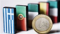 První v pořadí čekatelů na státní bankrot je momentálně Řecko. Bude následovat dominový efekt? První v pořadí čekatelů na státní bankrot je momentálně Řecko. Bude následovat dominový efekt?