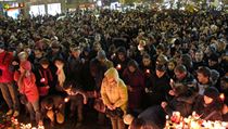 Thousands of Czechs gathered on Wenceslas Square to pay tribute to Václav Havel after learning of his death on Sunday (Dec. 18) Thousands of Czechs gathered on Wenceslas Square to pay tribute to Václav Havel after learning of his death on Sunday (Dec. 18)