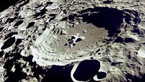 Neskrývá se třeba i pod měsíčním kráterem 308 někdejší mimozemská základna? Arizonští vědci chtějí prohledat celý měsíční povrch; i s pomocí dobrovolníků u počítačů. Neskrývá se třeba i pod měsíčním kráterem 308 někdejší mimozemská základna? Arizonští vědci chtějí prohledat celý měsíční povrch; i s pomocí dobrovolníků u počítačů.
