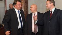 Václav Bartuška (right) with ČEZ CEO Danniel Beneš (center) and the former industry minister at the hand over of tender documents to the three Temelín bidders at the end of October Václav Bartuška (right) with ČEZ CEO Danniel Beneš (center) and the former industry minister at the hand over of tender documents to the three Temelín bidders at the end of October