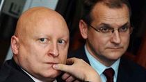 The Candole Partners’ study should make unpleasant reading for ČEZ chief Daniel Beneš (left) and government supervisor of the Temelín expansion project, Václav Bartuška (right) The Candole Partners’ study should make unpleasant reading for ČEZ chief Daniel Beneš (left) and government supervisor of the Temelín expansion project, Václav Bartuška (right)