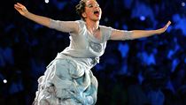Björk, svého druhu velvyslankyně islandské hudební kultury. Dostalo se jí cti vystoupit například během ceremoniálu olympijských her v Aténách v roce 2004. Björk, svého druhu velvyslankyně islandské hudební kultury. Dostalo se jí cti vystoupit například během ceremoniálu olympijských her v Aténách v roce 2004.