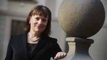 „Ne všichni zaměstnanci ERÚ jsou schopni turbulentní změny zvládat,“ vysvětluje předsedkyně úřadu kritické výtky vůči změnám, do kterých se pustila. „Ne všichni zaměstnanci ERÚ jsou schopni turbulentní změny zvládat,“ vysvětluje předsedkyně úřadu kritické výtky vůči změnám, do kterých se pustila.