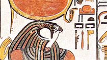 Ve starém Egyptě se nade vším a mimo vše se vznáší tvůrce všeho, samostvořený a věčně sebetvořící bůh Amun. Nepochopitelný, nezosobnitelný, nepřístupný, neviditelný, a tudíž nezobrazitelný. K jeho částečnému zviditelnění se musí přidat přízvisko Ra (Amun Ve starém Egyptě se nade vším a mimo vše se vznáší tvůrce všeho, samostvořený a věčně sebetvořící bůh Amun. Nepochopitelný, nezosobnitelný, nepřístupný, neviditelný, a tudíž nezobrazitelný. K jeho částečnému zviditelnění se musí přidat přízvisko Ra (Amun