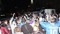 Kometa fans waited until the early hours to greet their team on their return from the semifinal winning game in Plzeň Kometa fans waited until the early hours to greet their team on their return from the semifinal winning game in Plzeň
