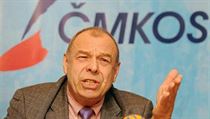 „Pohár trpělivosti už překypěl,“ prohlásil předseda ČMKOS Jaroslav Zavadil. „Pohár trpělivosti už překypěl,“ prohlásil předseda ČMKOS Jaroslav Zavadil.