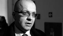 Poslanec Jaroslav Škárka (na snímku) byl mimo jiné odsouzen i k desetiletému zákazu výkonu funkce poslance. Poslanec Jaroslav Škárka (na snímku) byl mimo jiné odsouzen i k desetiletému zákazu výkonu funkce poslance.