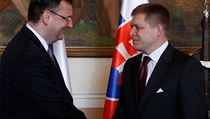 Tématem jednání předsedů vlád byl mimo jiné i zamýšlený vstup Energetického a průmyslového holdingu do slovenského plynárenství. Tématem jednání předsedů vlád byl mimo jiné i zamýšlený vstup Energetického a průmyslového holdingu do slovenského plynárenství.