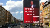 V pátek MF Dnes uvedla, že náklady na současnou masivní billboardovou kampaň národních socialistů převyšují přiznané sponzorské dary, které strana uvádí na webu. V pátek MF Dnes uvedla, že náklady na současnou masivní billboardovou kampaň národních socialistů převyšují přiznané sponzorské dary, které strana uvádí na webu.