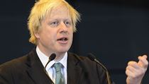 Londýnský primátor Boris Johnson (47) šokuje už svými neučasanými blonďatými vlasy, jež připomínají paruku, kterou si nasadilo malé dítě. Londýnský primátor Boris Johnson (47) šokuje už svými neučasanými blonďatými vlasy, jež připomínají paruku, kterou si nasadilo malé dítě.