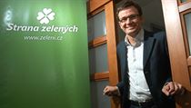 Jsme závislí jen na příspěvcích od našich členů a podporovatelů, říká předseda strany. Jsme závislí jen na příspěvcích od našich členů a podporovatelů, říká předseda strany.