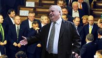 Ředitel Bezpečnostní informační služby Jiří Lang si dle informací ČESKÉ POZICE počátkem května při slyšení v Senátu posteskl na krácení výdajů. Ředitel Bezpečnostní informační služby Jiří Lang si dle informací ČESKÉ POZICE počátkem května při slyšení v Senátu posteskl na krácení výdajů.