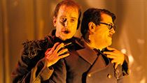 Death offering the dictatorial Emperor Überall a chance to end the world's suffering in the Boston Lyric Opera's performance of Ullmann's 'The Emperor of Atlantis' Death offering the dictatorial Emperor Überall a chance to end the world's suffering in the Boston Lyric Opera's performance of Ullmann's 'The Emperor of Atlantis'