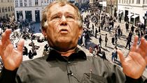 „Když měli hlavní slovo v plánování měst dopravní inženýři, nastala paradoxní situace – o autech a jejich pohybu víme všechno, ale o tom, kudy chodí lidé a kde se rádi na chvíli zastaví, nevíme nic,“ říká dánský architekt Jan Gehl. „Když měli hlavní slovo v plánování měst dopravní inženýři, nastala paradoxní situace – o autech a jejich pohybu víme všechno, ale o tom, kudy chodí lidé a kde se rádi na chvíli zastaví, nevíme nic,“ říká dánský architekt Jan Gehl.