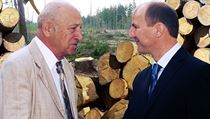 Šumavští šéfové se střídají, kontinuita bude zachována. Jiří Mánek (vpravo), náměstek a pravá ruka Jana Stráského, se stal 1. července ředitelem Správy Národního parku Šumava. | na serveru Lidovky.cz | aktuální zprávy Šumavští šéfové se střídají, kontinuita bude zachována. Jiří Mánek (vpravo), náměstek a pravá ruka Jana Stráského, se stal 1. července ředitelem Správy Národního parku Šumava. | na serveru Lidovky.cz | aktuální zprávy