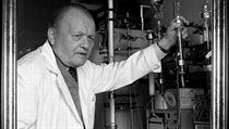 Skutečná ikona české vědy, profesor Antonín Holý (1. září 1936 - 16. července 2012). Skutečná ikona české vědy, profesor Antonín Holý (1. září 1936 - 16. července 2012).