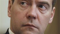Dle premiéra Medveděva je třeba chránit ruský Dálný východ před „nadměrnou expanzí sousedních států“, a zejména „neumožnit negativní projevy včetně vzniku enkláv zahraničních občanů“. Dle premiéra Medveděva je třeba chránit ruský Dálný východ před „nadměrnou expanzí sousedních států“, a zejména „neumožnit negativní projevy včetně vzniku enkláv zahraničních občanů“.