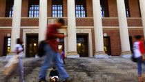V roce 2012 obhájila své každoroční prvenství v žebříčku ARWU suverénní Harvardova Univerzita (USA) V roce 2012 obhájila své každoroční prvenství v žebříčku ARWU suverénní Harvardova Univerzita (USA)