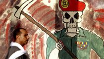 Prezident Muhammad Mursí odvolal armádní špičky z funkcí, což by mohl být důležitý krok k oslabení vůdčí role armády v zemi. Prezident Muhammad Mursí odvolal armádní špičky z funkcí, což by mohl být důležitý krok k oslabení vůdčí role armády v zemi.