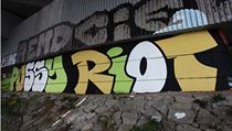 Grafitti, které se objevilo v pražských Modřanech. Grafitti, které se objevilo v pražských Modřanech.