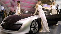 Automobilka Hyundai patří k symbolům úspěchu jihokorejské ekonomiky. Automobilka Hyundai patří k symbolům úspěchu jihokorejské ekonomiky.