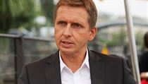 „Po mém odchodu přinutil primátor Svoboda mé nástupce v rozporu s právními stanovisky podepsat smlouvu s městem, která obrala dopravní podnik o čtyři miliardy korun,“ tvrdí Martin Dvořák. „Po mém odchodu přinutil primátor Svoboda mé nástupce v rozporu s právními stanovisky podepsat smlouvu s městem, která obrala dopravní podnik o čtyři miliardy korun,“ tvrdí Martin Dvořák.