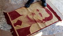 Volba, před kterou Bašár Asad staví syrskou společnost v jejím celku, je volba hodná tradice jihoitalské mafie. Volba, před kterou Bašár Asad staví syrskou společnost v jejím celku, je volba hodná tradice jihoitalské mafie.